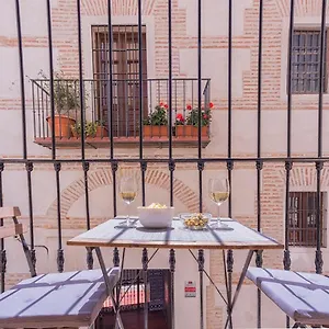 -malagasunapts- Vibrant Historic Centre Malaga